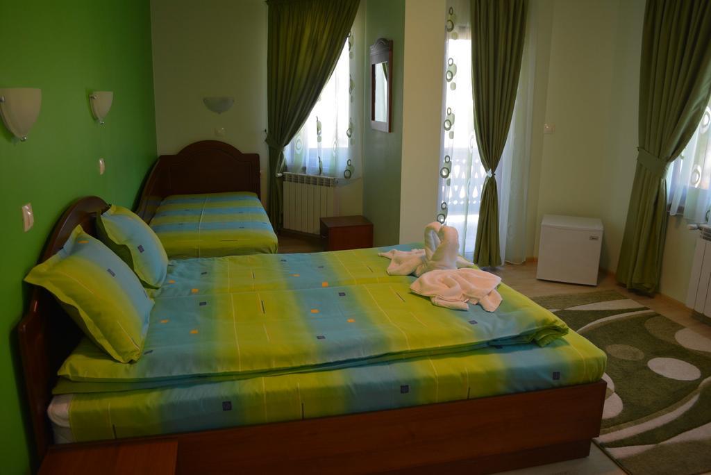 Guest House H Dzhogolanov Koprivştitsa Dış mekan fotoğraf