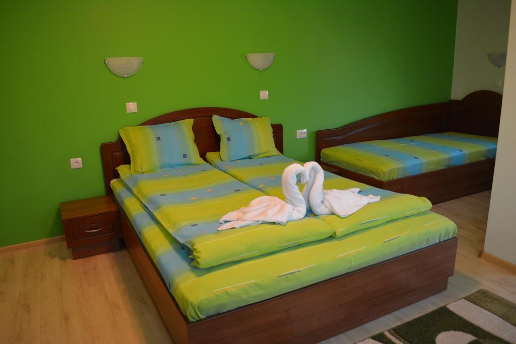 Guest House H Dzhogolanov Koprivştitsa Dış mekan fotoğraf