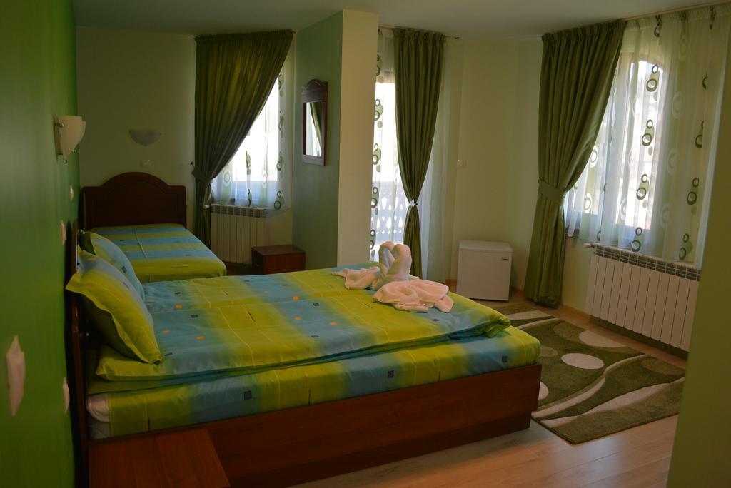 Guest House H Dzhogolanov Koprivştitsa Dış mekan fotoğraf