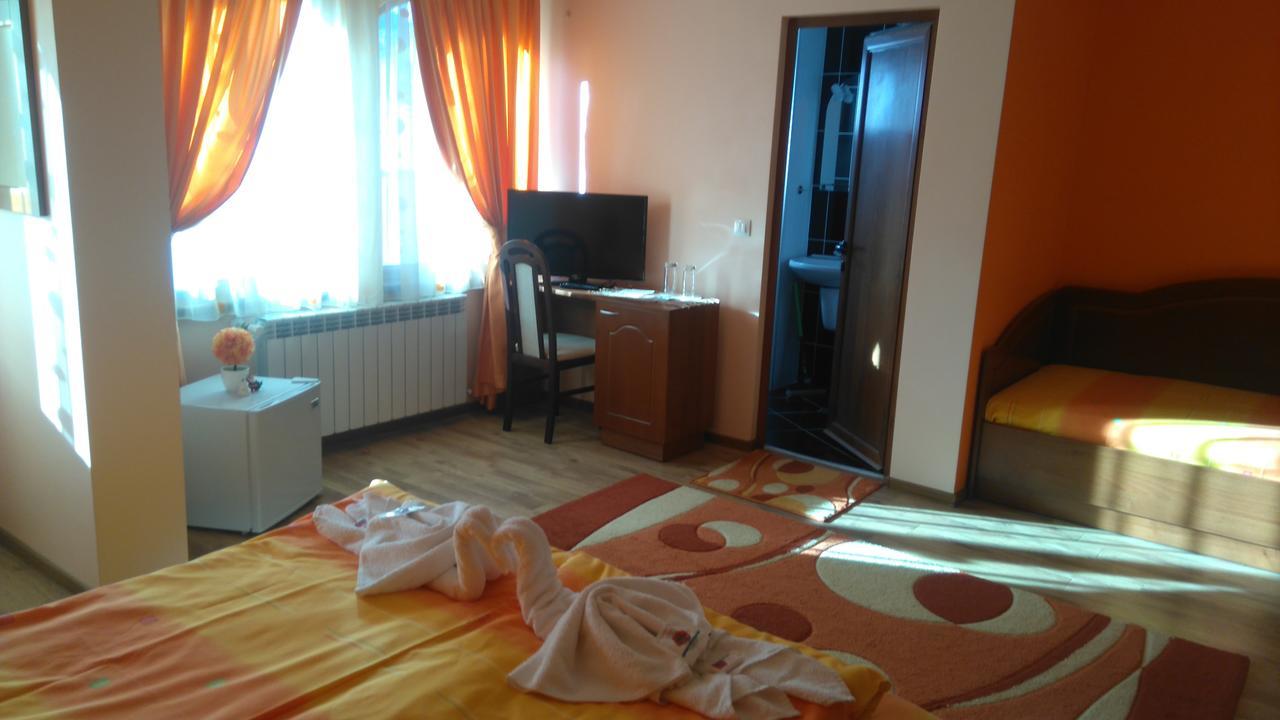 Guest House H Dzhogolanov Koprivştitsa Dış mekan fotoğraf