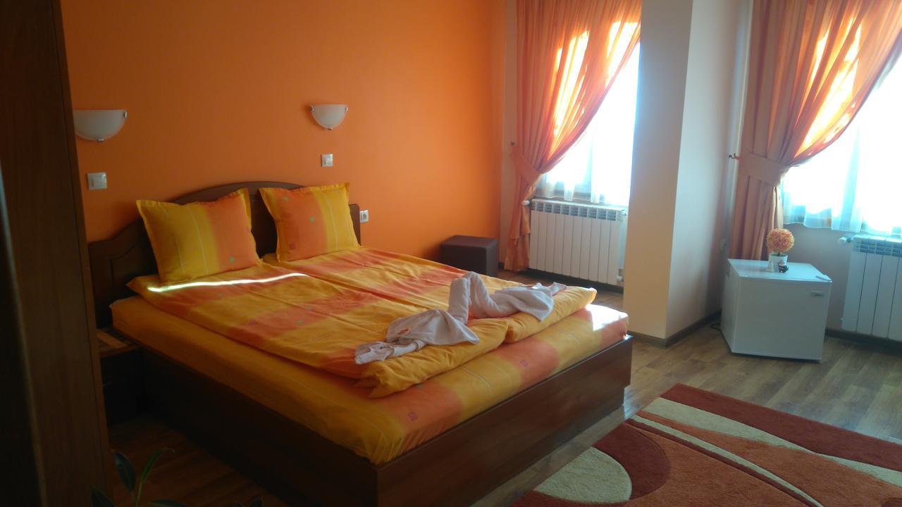 Guest House H Dzhogolanov Koprivştitsa Dış mekan fotoğraf