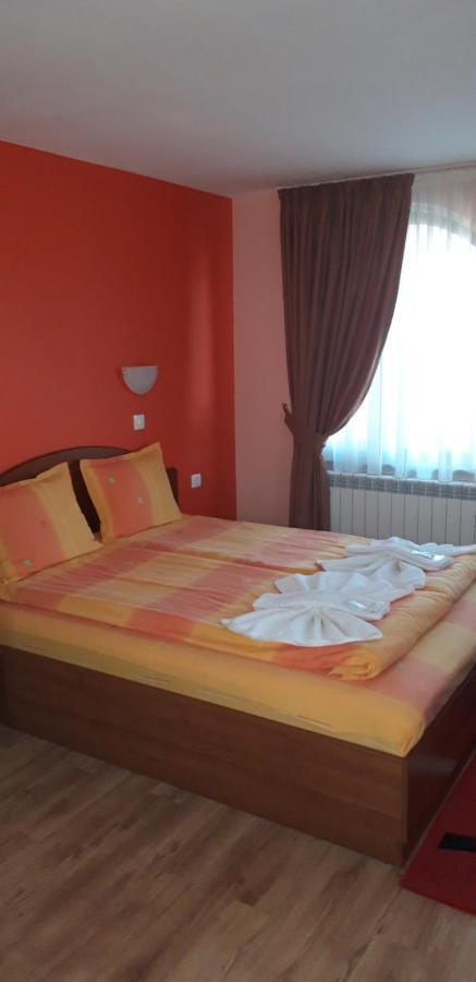 Guest House H Dzhogolanov Koprivştitsa Dış mekan fotoğraf